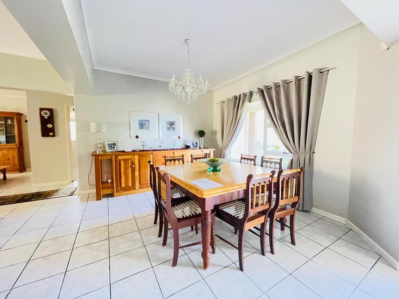 4 Bedroom Property for Sale in Panorama Western Cape